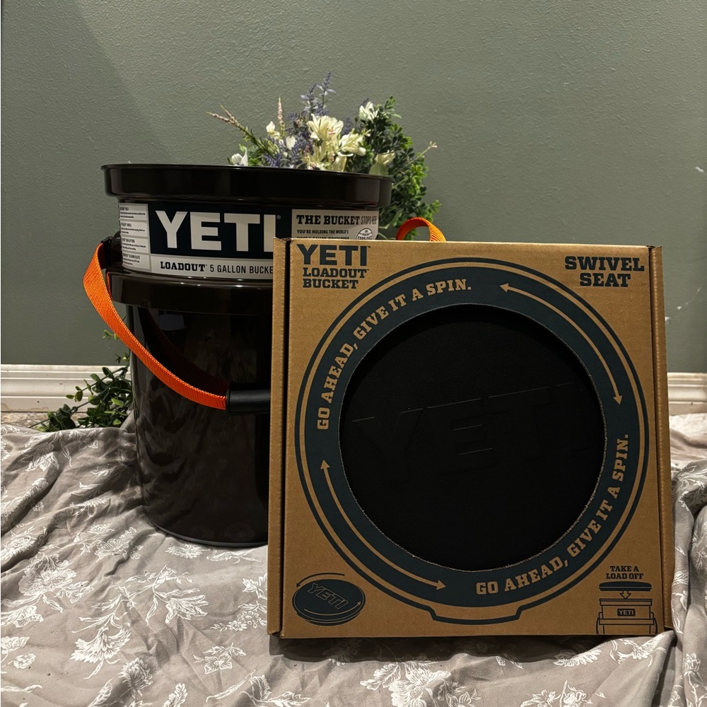 Yeti loadout bucket with swivel lid